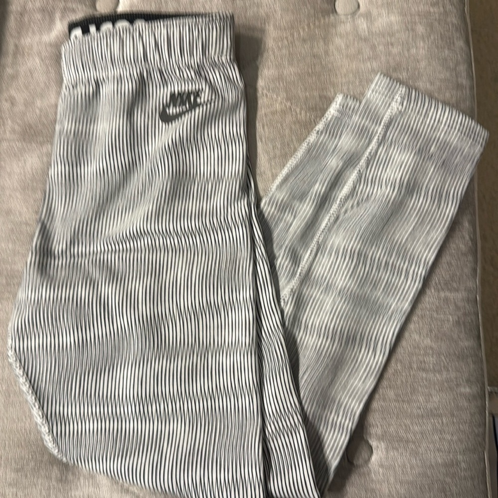 Nike cropped leggings XS